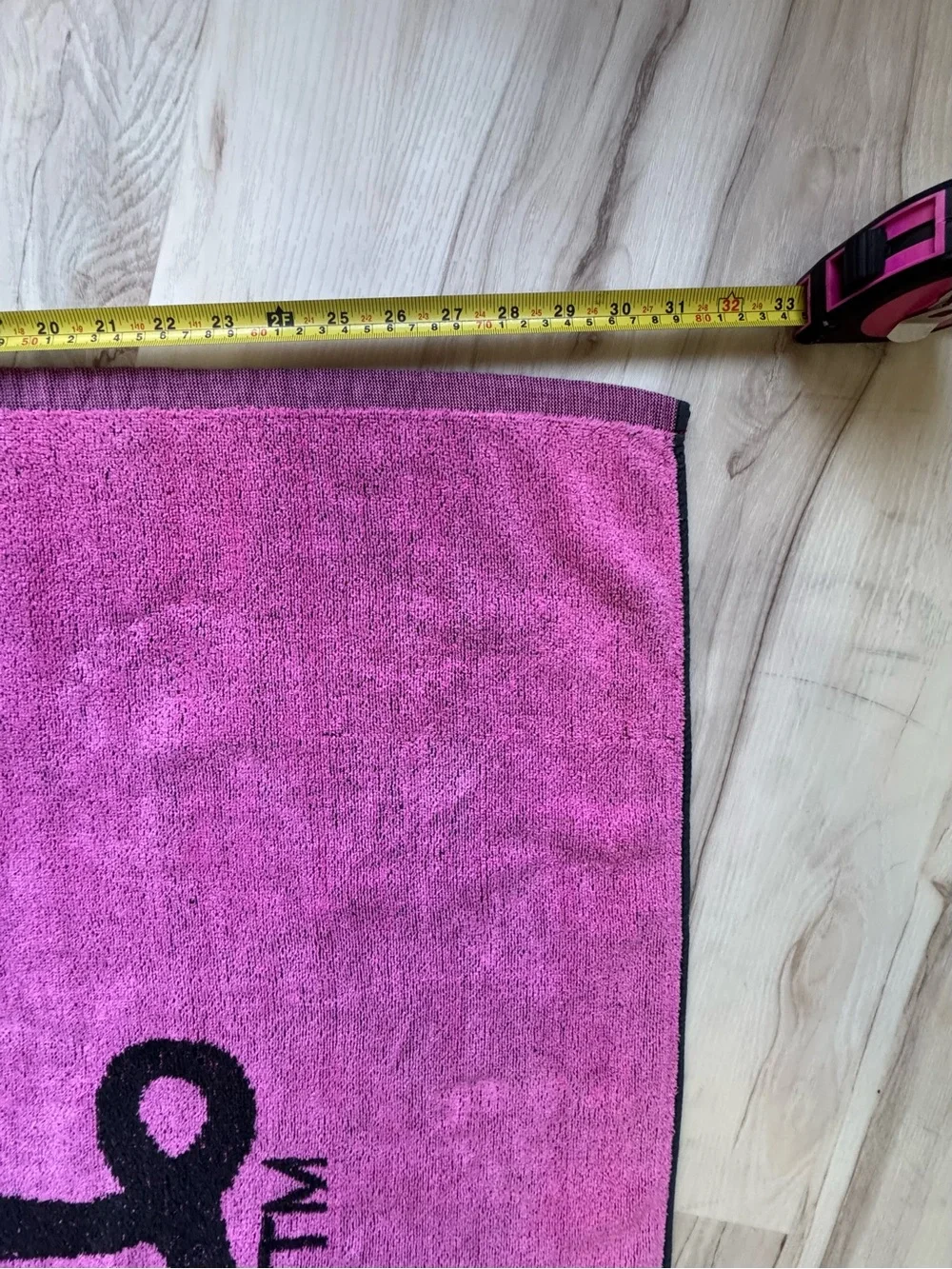 Von Dutch Beach Towel Black & Hot Pink